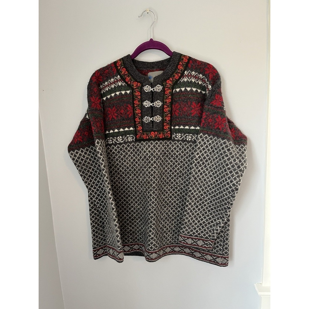 SQUAW VALLEY, Women's Size M,‎ Vintage 100% Wool Nordic  Sweater, Metal Clasps